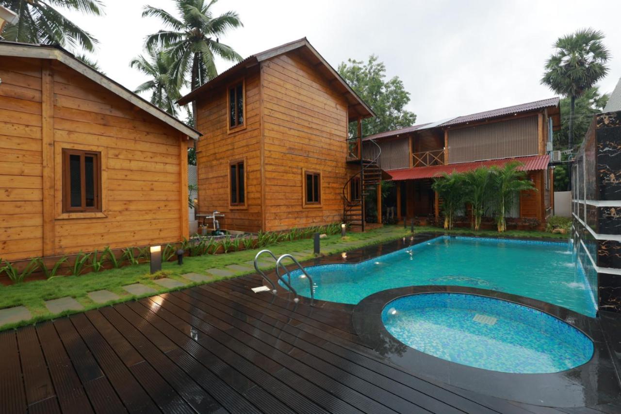 Wooden Ecr Sea Resort Пондичерри Экстерьер фото