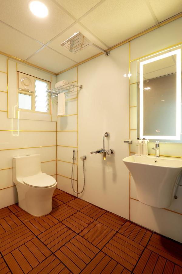 Wooden Ecr Sea Resort Пондичерри Экстерьер фото