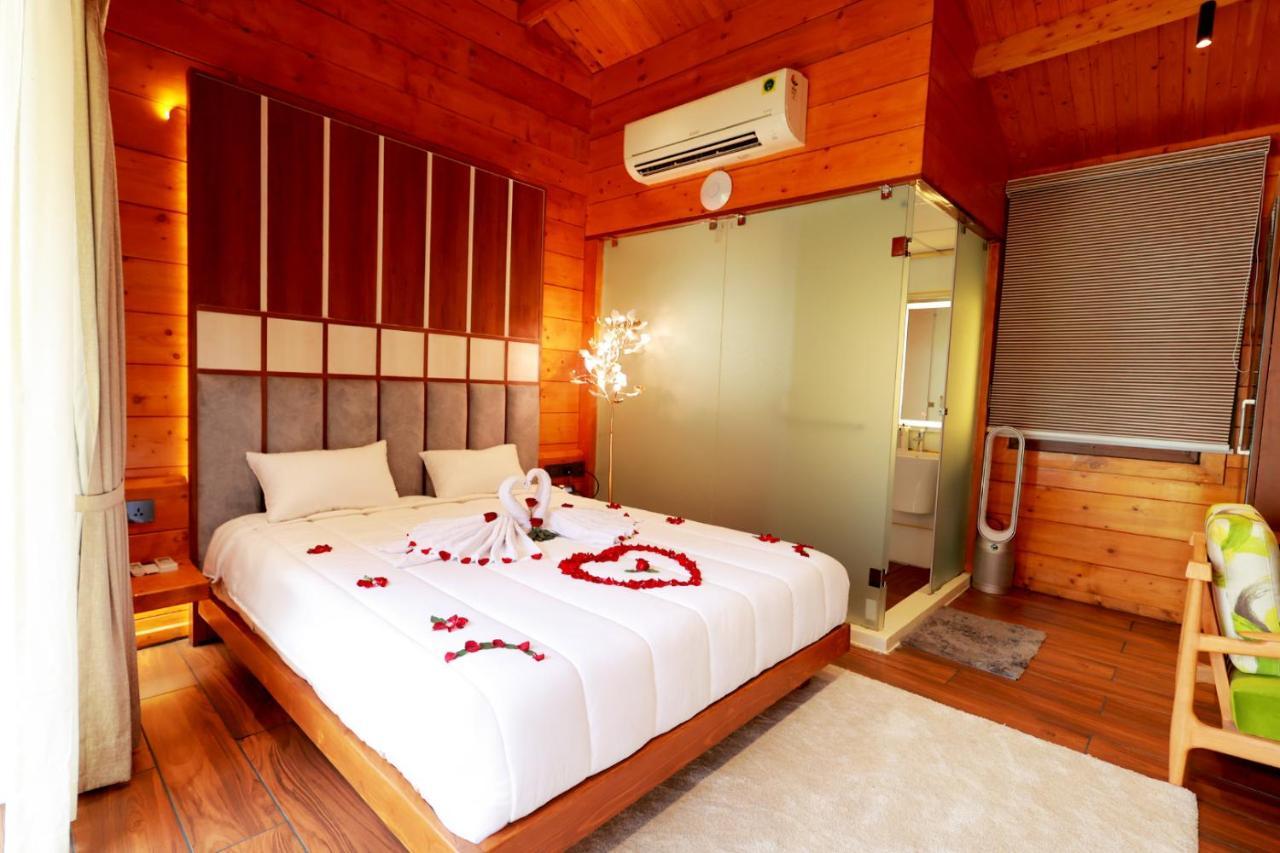 Wooden Ecr Sea Resort Пондичерри Экстерьер фото