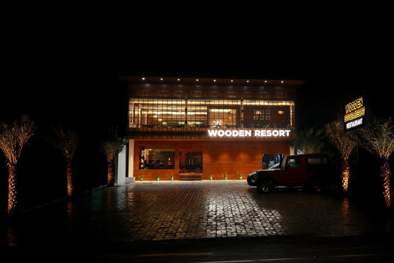 Wooden Ecr Sea Resort Пондичерри Экстерьер фото