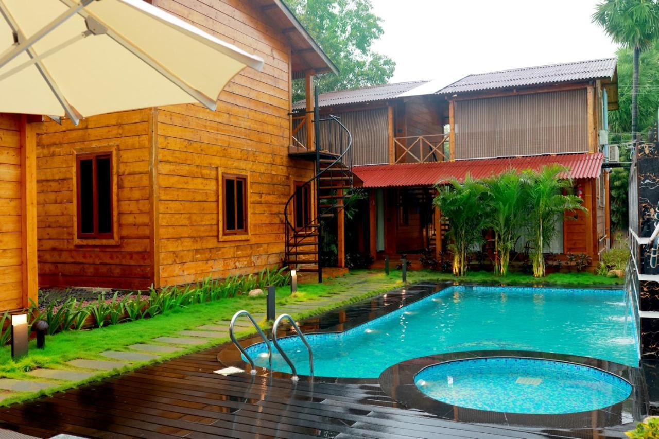Wooden Ecr Sea Resort Пондичерри Экстерьер фото